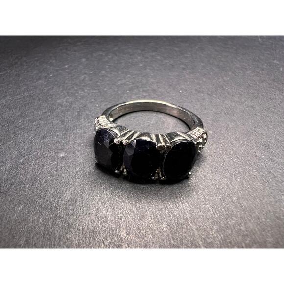 NEW midnight sapphire three stone ring in stainless steel size 7 - Picture 13 of 16